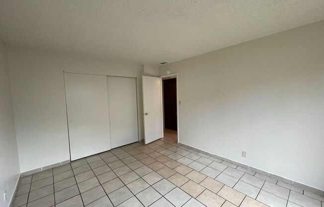 2 beds, 1 bath, 825 sqft, $1,250, Unit #9