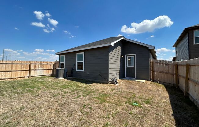 3 beds, 2 baths, $1,499