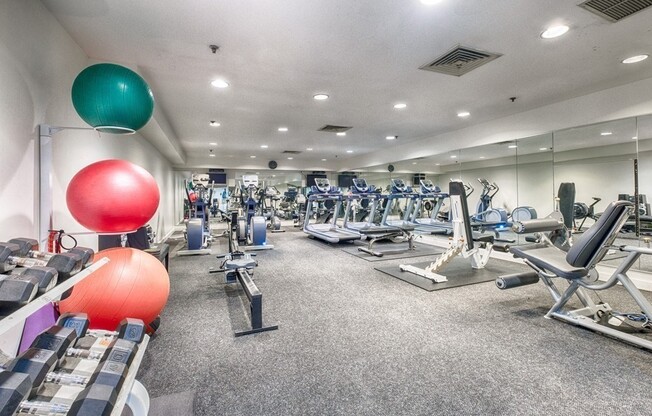 2 beds, 1.5 baths, 820 sqft, $2,900, Unit 217