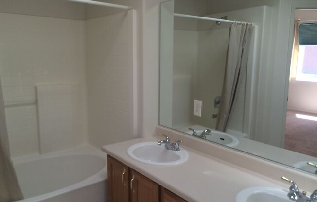 2 beds, 2 baths, $2,200