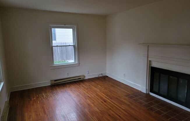 2 beds, 1 bath, $950