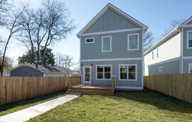 Great house with secure carport-Located in Buchanan Arts District