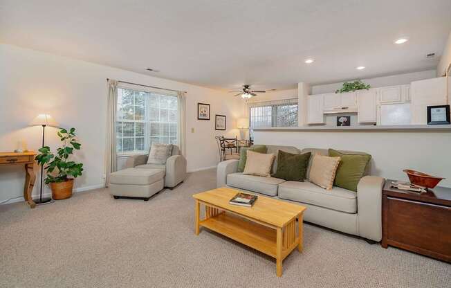 Carpeted Living Area at Camden Place, Ohio 43016