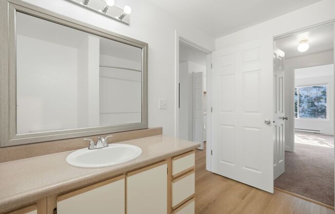 1 bed, 1 bath, 700 sqft, $1,475, Unit 67