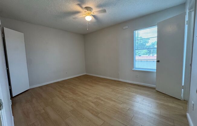 1 bed, 1 bath, 700 sqft, $1,054, Unit LAW11-322