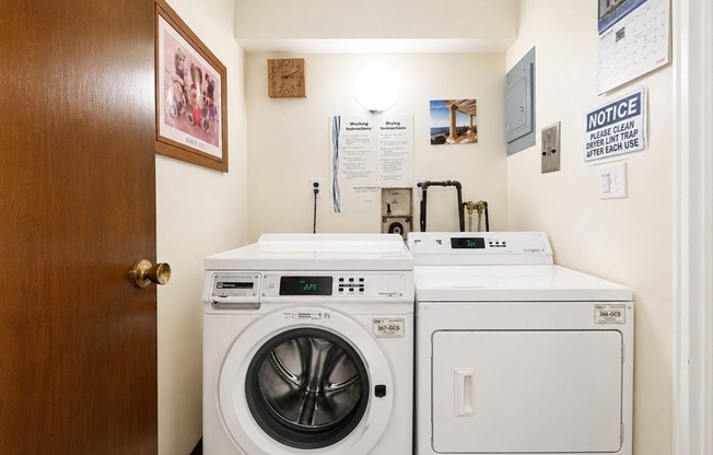 2 beds, 2 baths, 976 sqft, $3,400, Unit 102