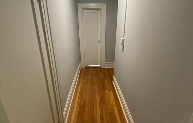 1 bed, 1 bath, 700 sqft, $2,350, Unit A05