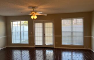 3 beds, 2.5 baths, $1,300