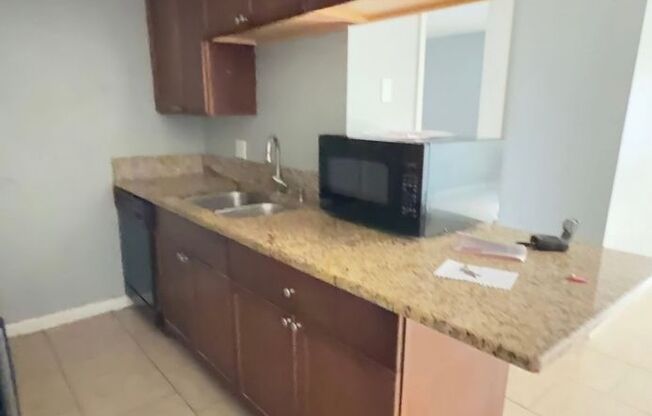 2 beds, 2 baths, 1,000 sqft, $1,495, Unit 4-230