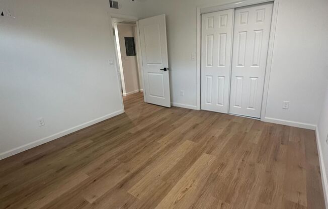 2 beds, 1 bath, 802 sqft, $1,595, Unit 216