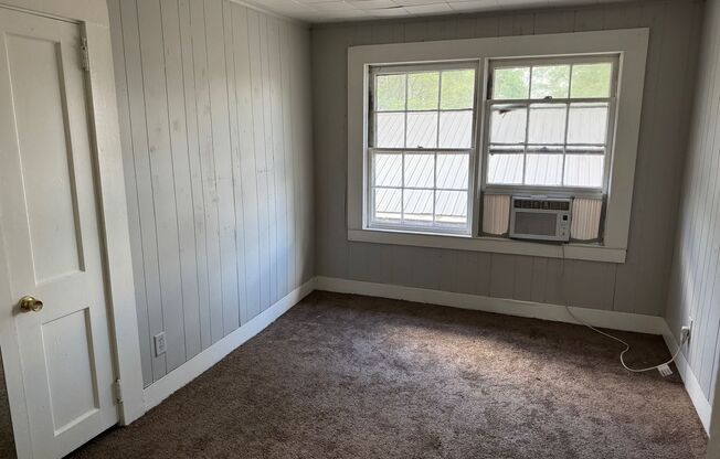 350 - 301 Elmwood Ave.