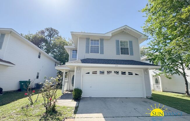 Charming 3-Bedroom Home in Central Destin – Prime Location!