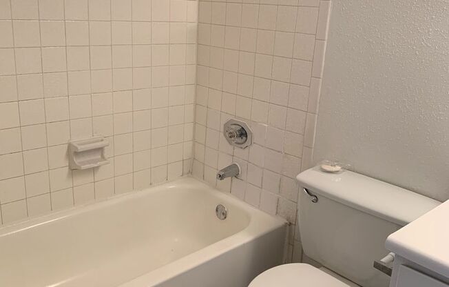 1 bed, 1.5 baths, 866 sqft, $935, Unit 1208