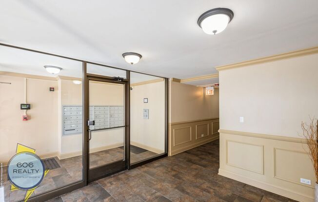 Studio, 1 bath, $1,300, Unit 4F