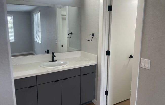 2 beds, 2 baths, 1,013 sqft, $3,500, Unit F-421