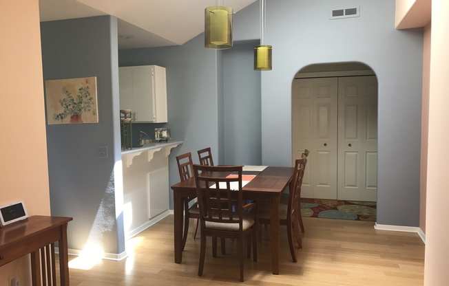 3 beds, 2 baths, $2,300