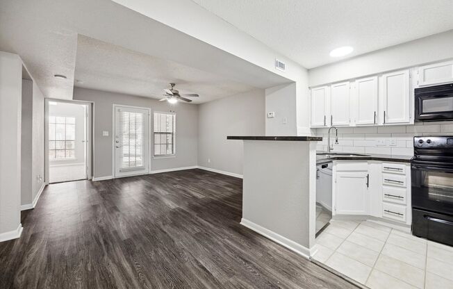 2 beds, 2 baths, 800 sqft, $1,595, Unit 4132