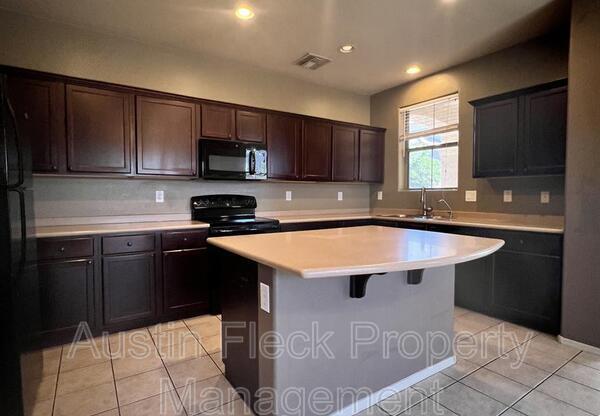 1683 E ELGIN ST
