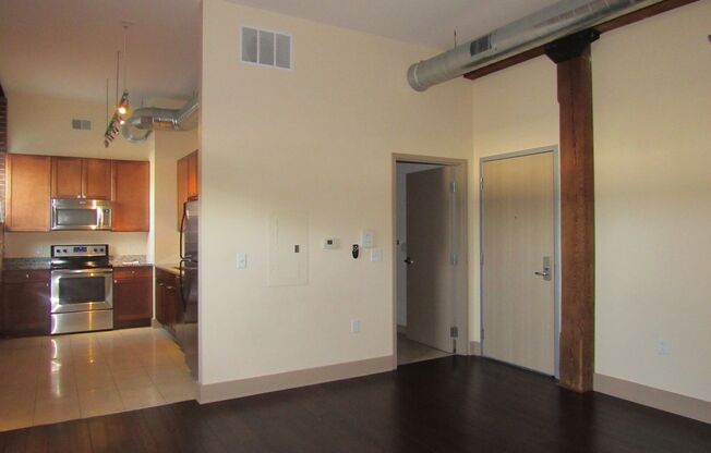 1 bed, 1 bath, 626 sqft, $1,333, Unit 208