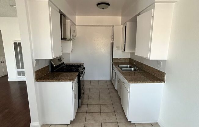 1 bed, 1 bath, 705 sqft, $1,795