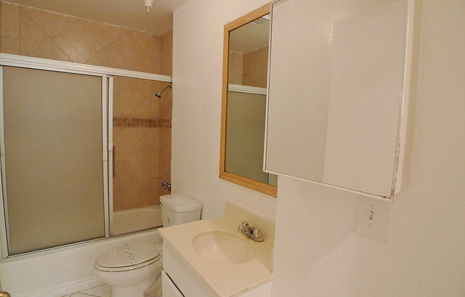 2 beds, 2 baths, 910 sqft, $2,695, Unit 514