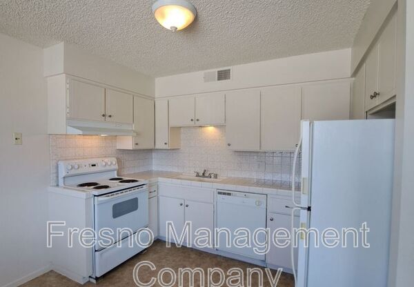 6 PICO AVE