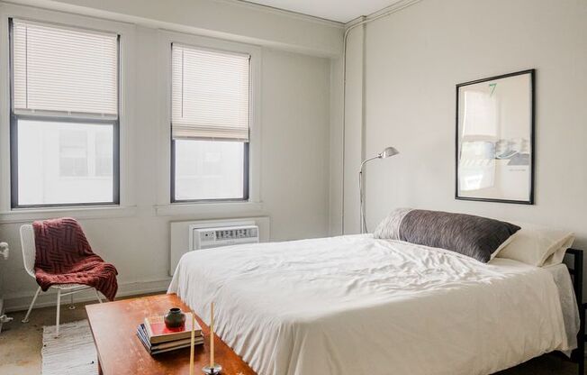 2 beds, 1 bath, 1,000 sqft, $1,646, Unit 202