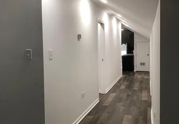 5849 W MIDWAY PARK AVE