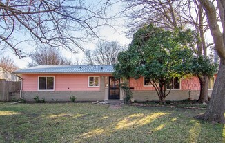 406 MAPLE ST