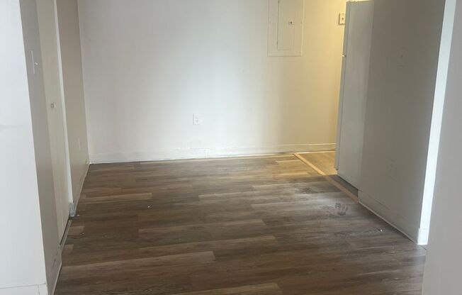 1 bed, 1 bath, 600 sqft, $1,300, Unit 206