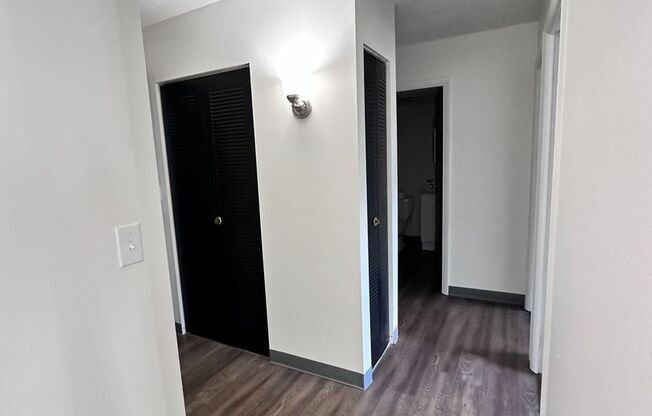 2 beds, 1 bath, 644 sqft, $975, Unit Pine Cone Village B-25