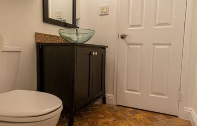 1 bed, 1.5 baths, 802 sqft, $3,295, Unit 05