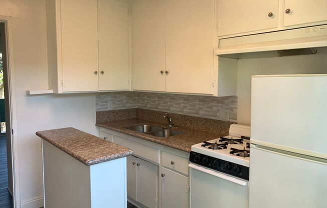 Studio, 1 bath, 400 sqft, $1,850, Unit #12