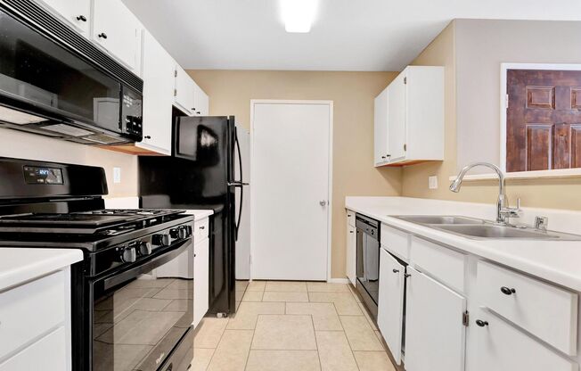 1 bed, 1 bath, $1,100, Unit # 1139