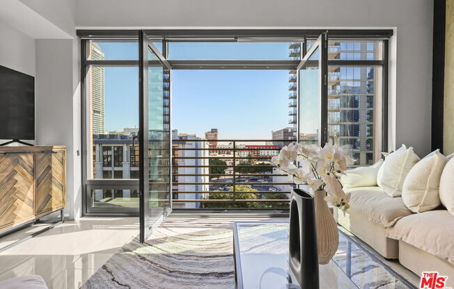 1 bed, 1.5 baths, 1,200 sqft, $4,995, Unit 916