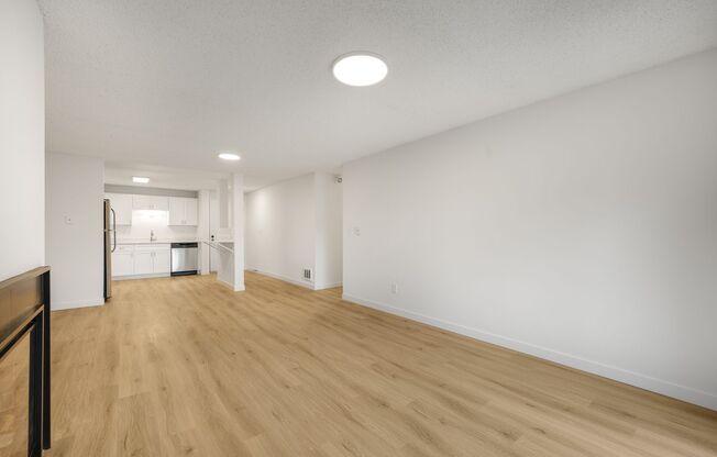 2 beds, 1 bath, 950 sqft, $1,895, Unit 408
