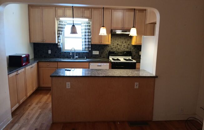 3 beds, 2 baths, $2,299