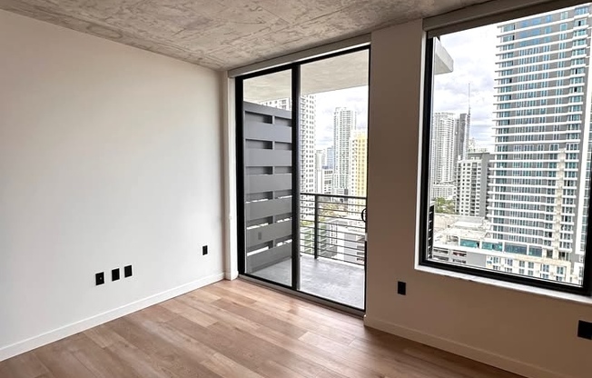 307 SW 5 ST