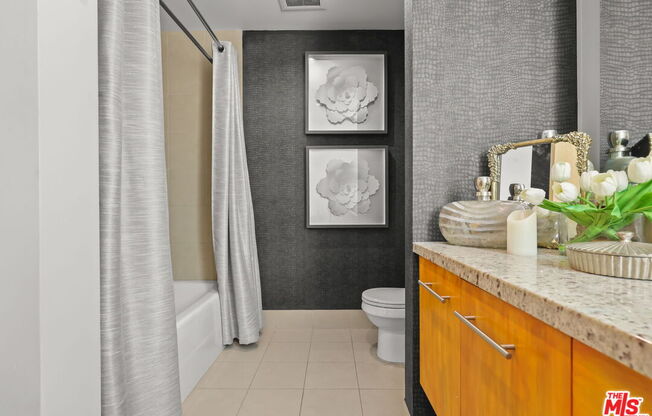 1 bed, 1.5 baths, 1,200 sqft, $4,995, Unit 916