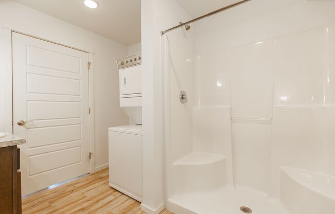 2 beds, 2 baths, 952 sqft, $1,695, Unit 106-302