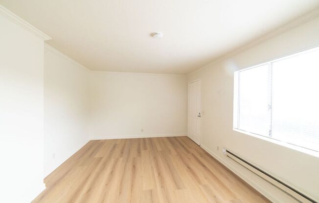 21059-21063 Royal Ave