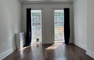 406 W 20 ST
