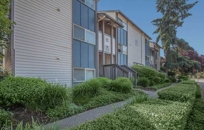 exterior view at Foster Creek apartments in Tukwila Washington south of Seattle