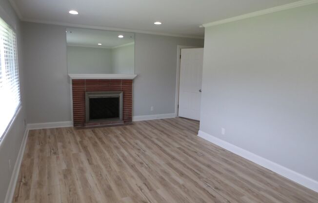 3Bd/2BA   Brick Ranch Home