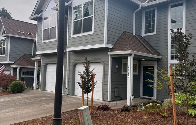 Bright & Spacious 2BR + Loft | Vaulted Ceilings, Fireplace & Deck!