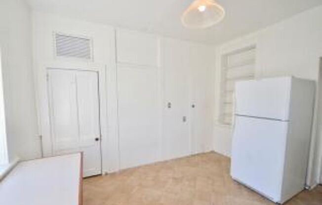 1 bed, 1 bath, $2,200, Unit Apt 2