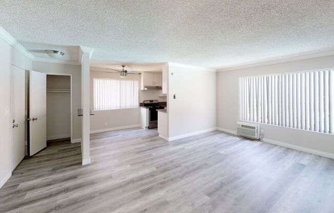 Rock Glen Villa...Gorgeous Newly Remodeled Apartments In Glendale Neighborhood!
