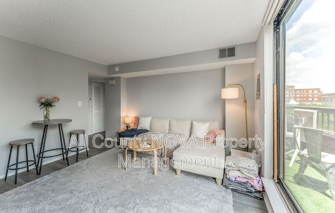 1700 17 ST NW