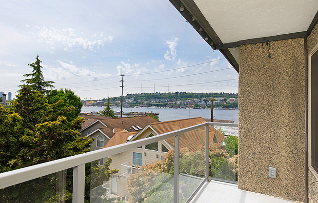 1 bed, 1 bath, 435 sqft, $2,088, Unit 301