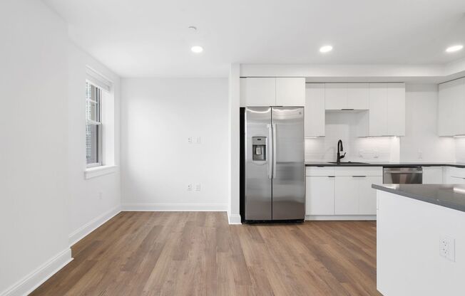 Studio, 1 bath, 576 sqft, $2,495, Unit 404